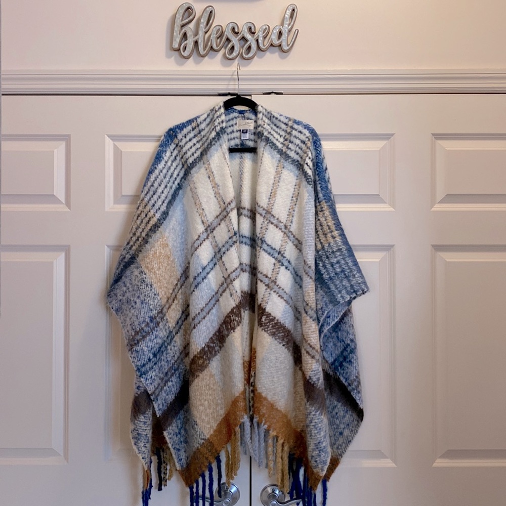 Universal Thread Poncho